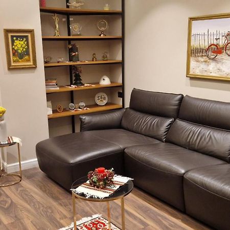 Central Deluxe Apartment 地拉那 外观 照片