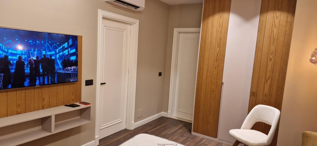 Central Deluxe Apartment 地拉那 外观 照片