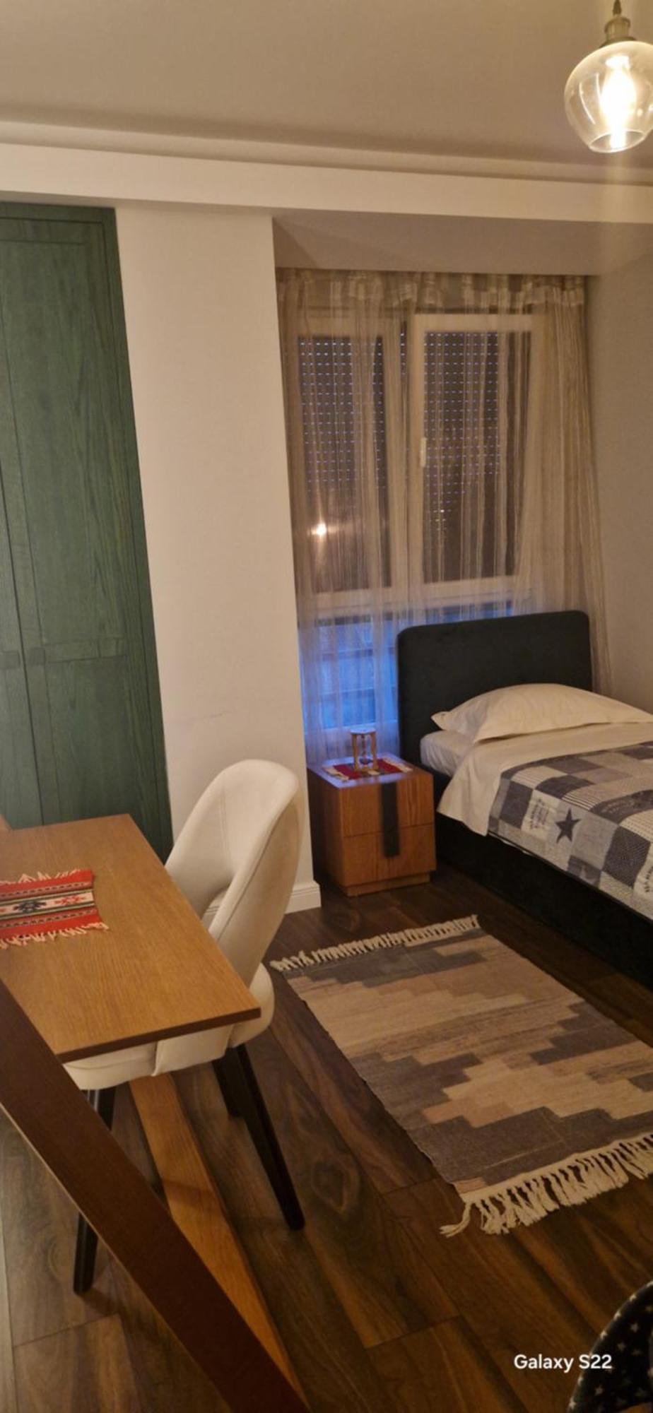 Central Deluxe Apartment 地拉那 外观 照片